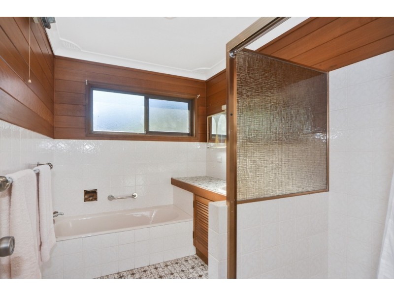 6 Hawthorn Avenue, Nowra NSW 2541