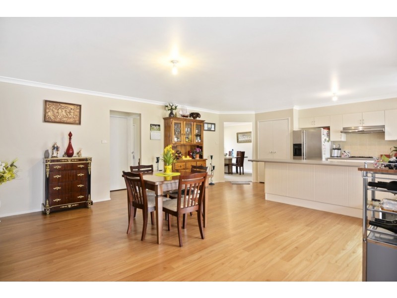 19 Kardella Avenue, Nowra NSW 2541