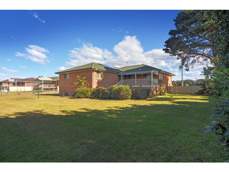 52 Greens Road, Greenwell Point NSW 2540