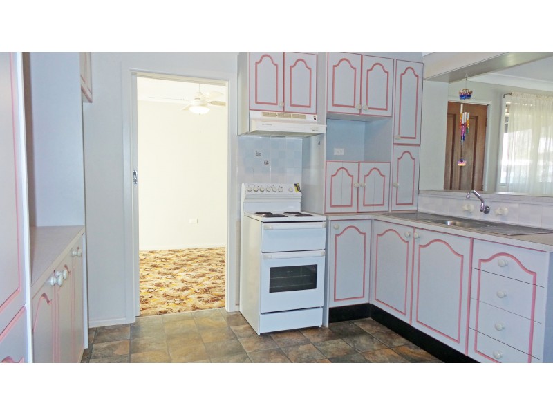 16 Salisbury Drive, Nowra NSW 2541