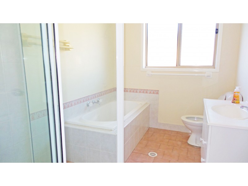 18 Hermes Crescent, Worrigee NSW 2540