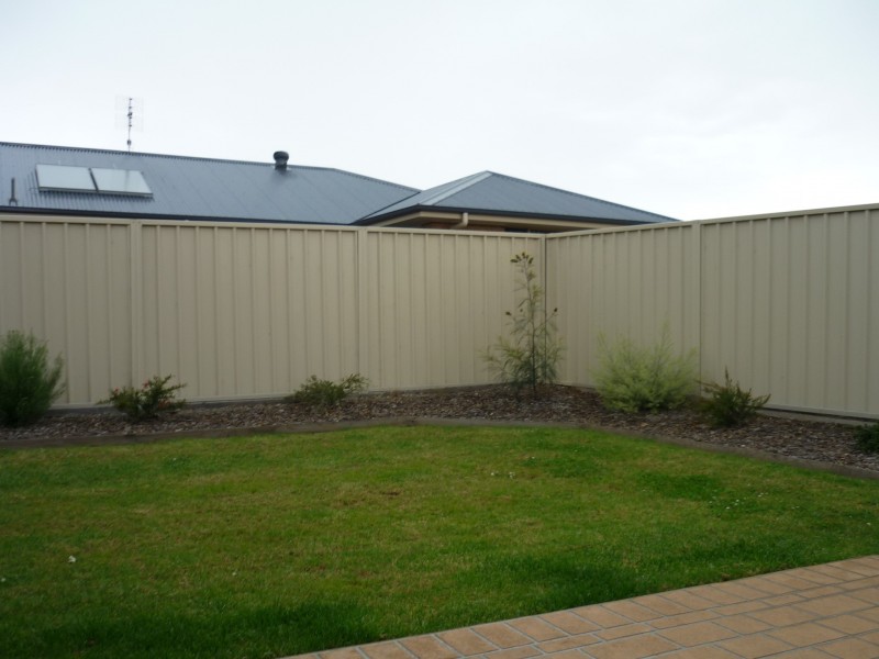 2 Palm Lily Close, Worrigee NSW 2540