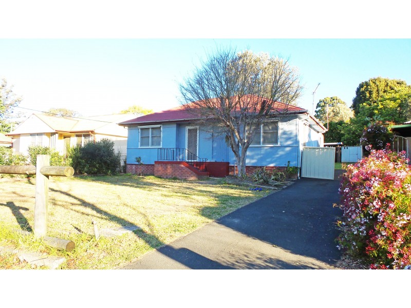 12 Knapp Avenue, Nowra NSW 2541