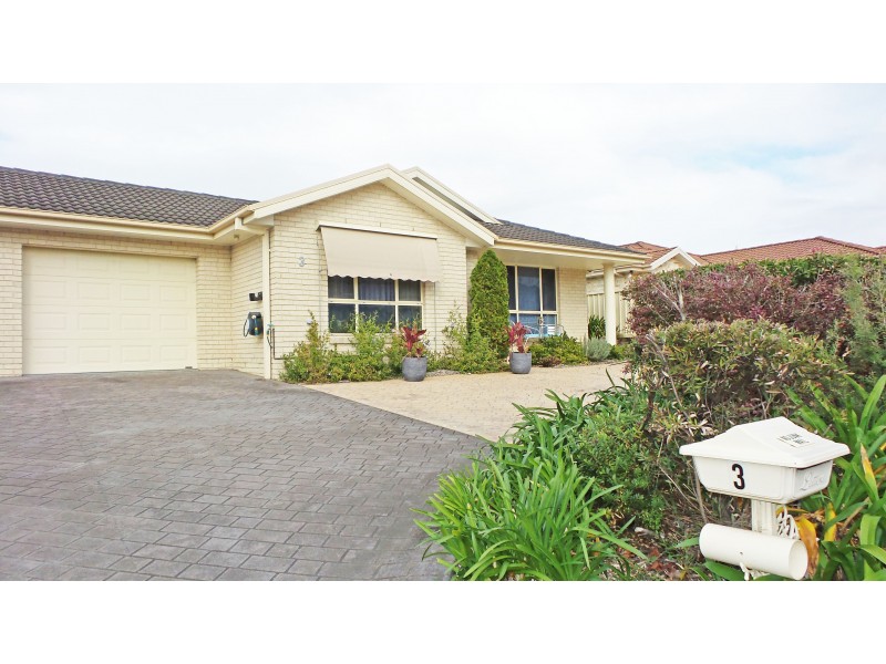 3 Gardenia Crescent, Bomaderry NSW 2541