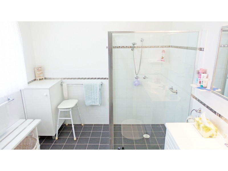 3 Gardenia Crescent, Bomaderry NSW 2541