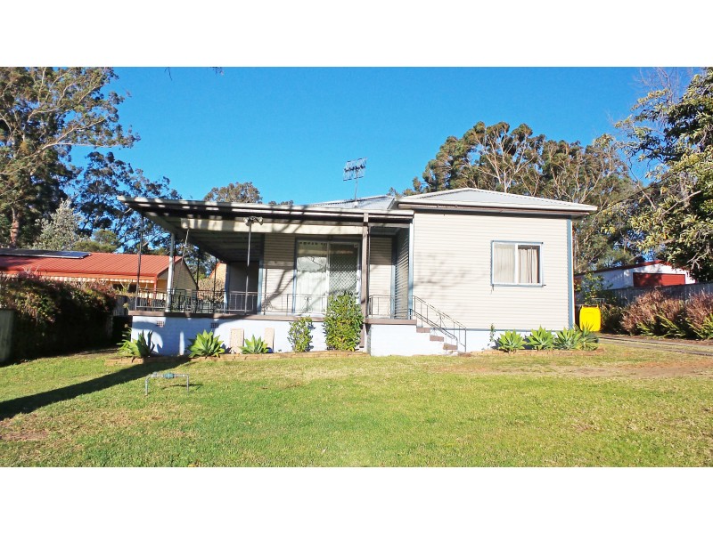 46 Brinawarr Street, Bomaderry NSW 2541