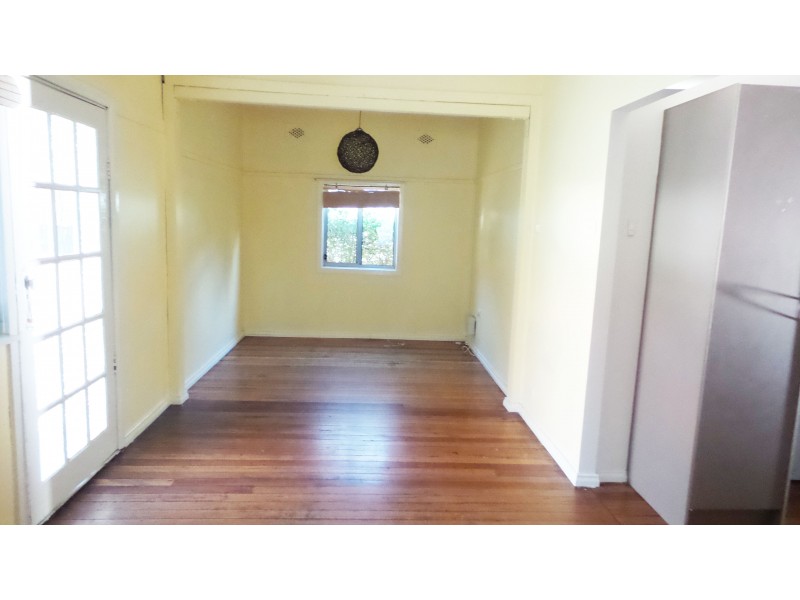 46 Brinawarr Street, Bomaderry NSW 2541