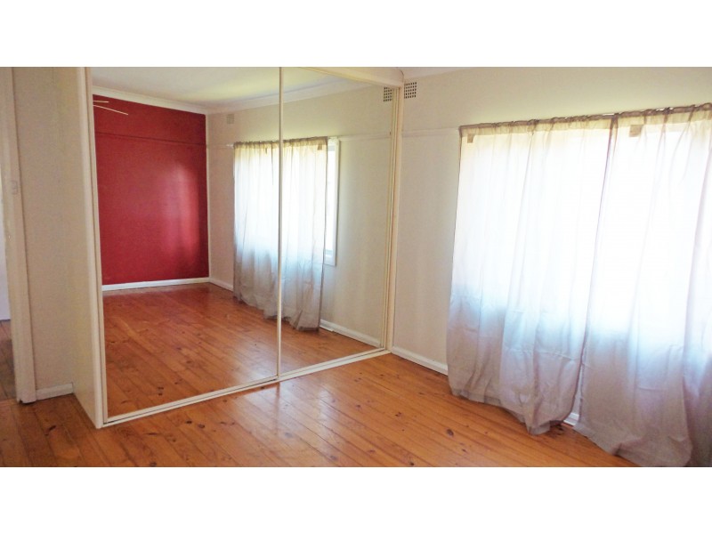 46 Brinawarr Street, Bomaderry NSW 2541