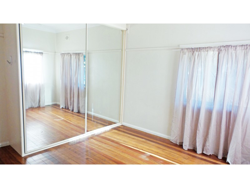 46 Brinawarr Street, Bomaderry NSW 2541