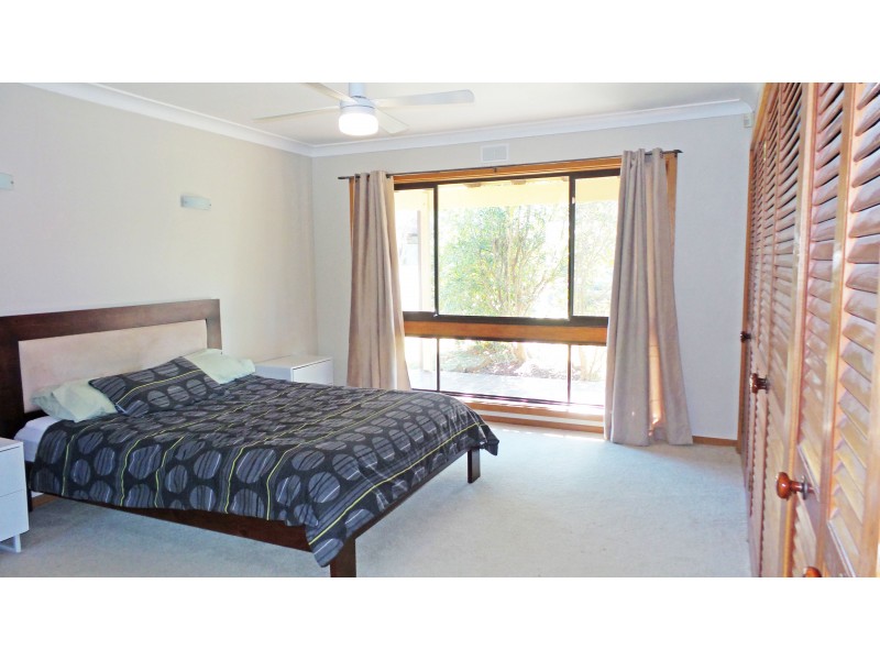 11 Ambassador Avenue, North Nowra NSW 2541