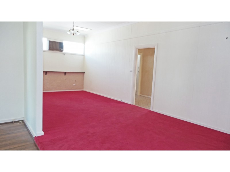 18 Plunkett Street, Nowra NSW 2541
