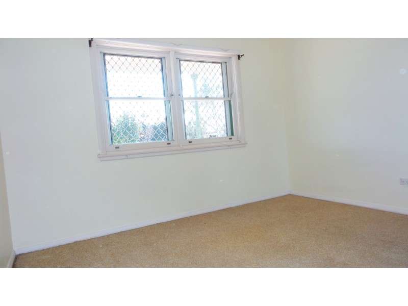 18 Plunkett Street, Nowra NSW 2541