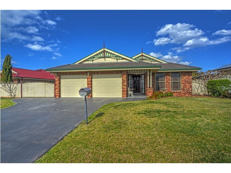 11 Carrington Park Drive, Nowra NSW 2541