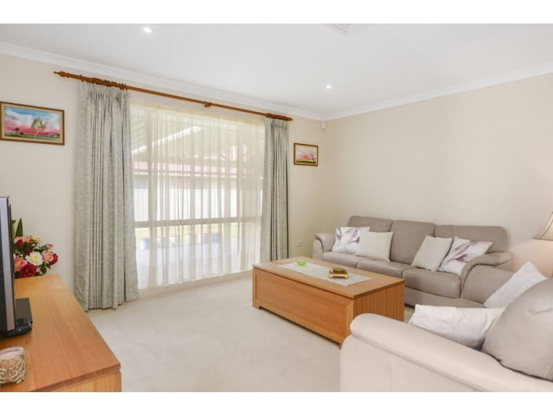 11 Carrington Park Drive, Nowra NSW 2541