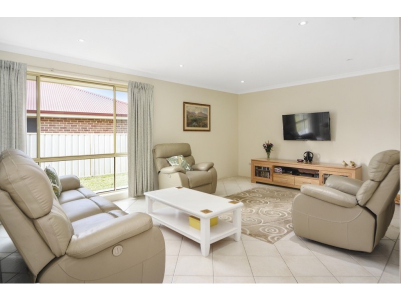 11 Carrington Park Drive, Nowra NSW 2541
