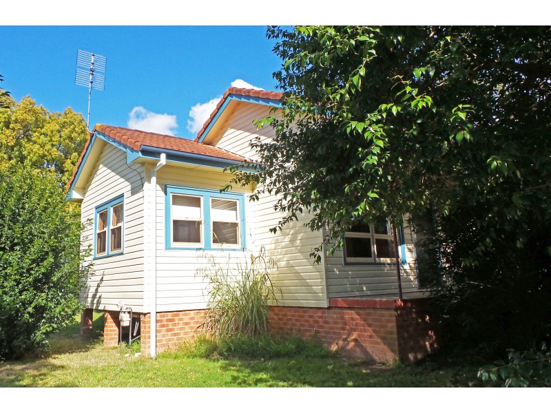 12 Huxley Street, Nowra NSW 2541