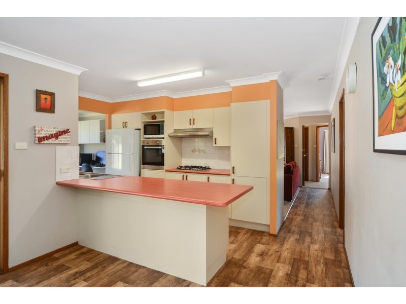 25 Lydon Crescent, West Nowra NSW 2541