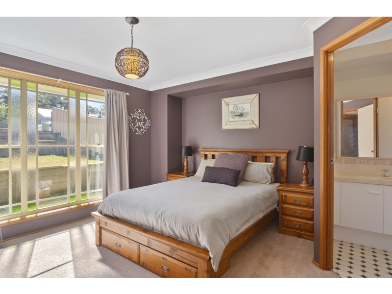 25 Lydon Crescent, West Nowra NSW 2541