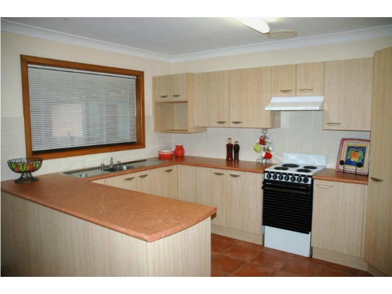 64 Cambewarra Road, Bomaderry NSW 2541