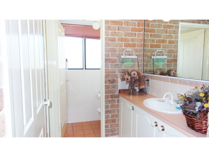 13 Robinia Way, Worrigee NSW 2540