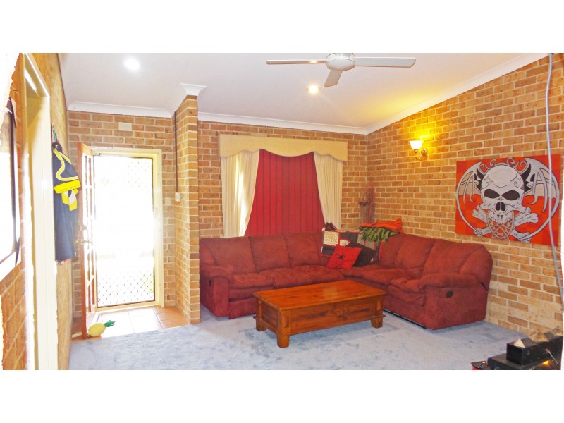 13 Robinia Way, Worrigee NSW 2540
