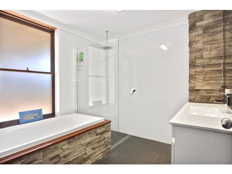 4 Hollands Road, Nowra NSW 2541