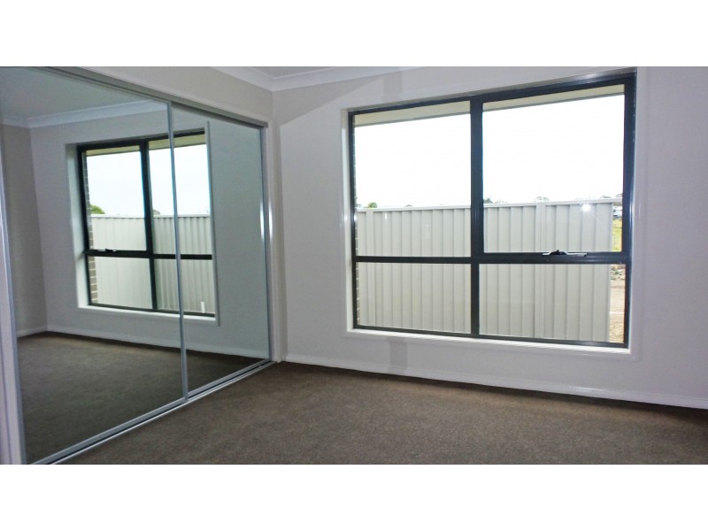 24 Hawthorne Avenue, Nowra NSW 2541