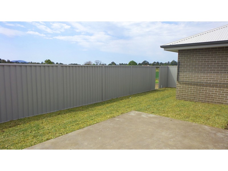 24 Hawthorne Avenue, Nowra NSW 2541