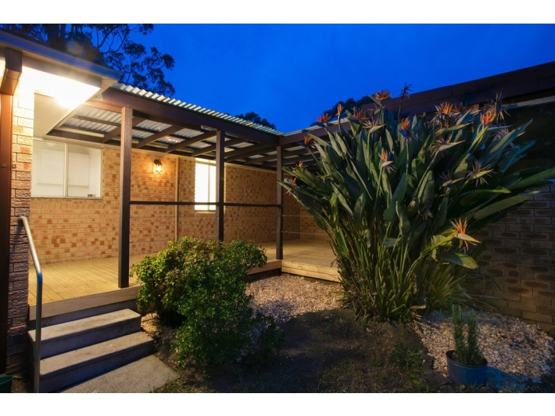 8 Peak Avenue, North Nowra NSW 2541