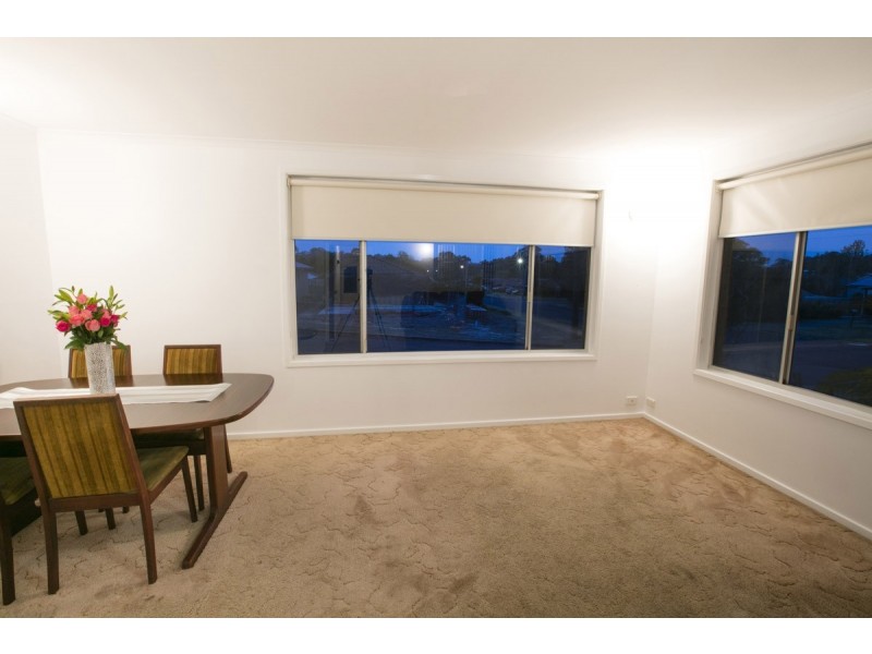 8 Peak Avenue, North Nowra NSW 2541