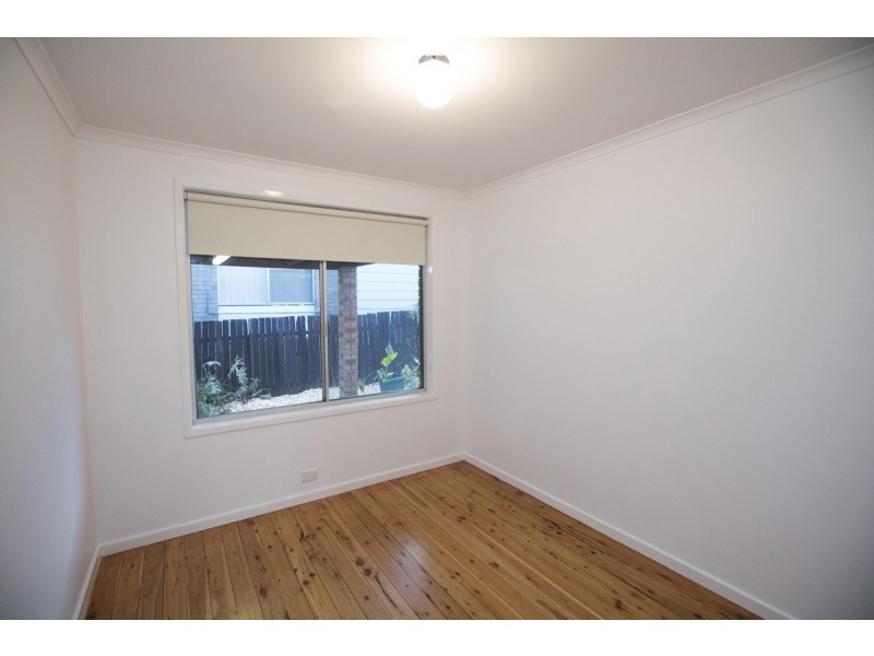 8 Peak Avenue, North Nowra NSW 2541