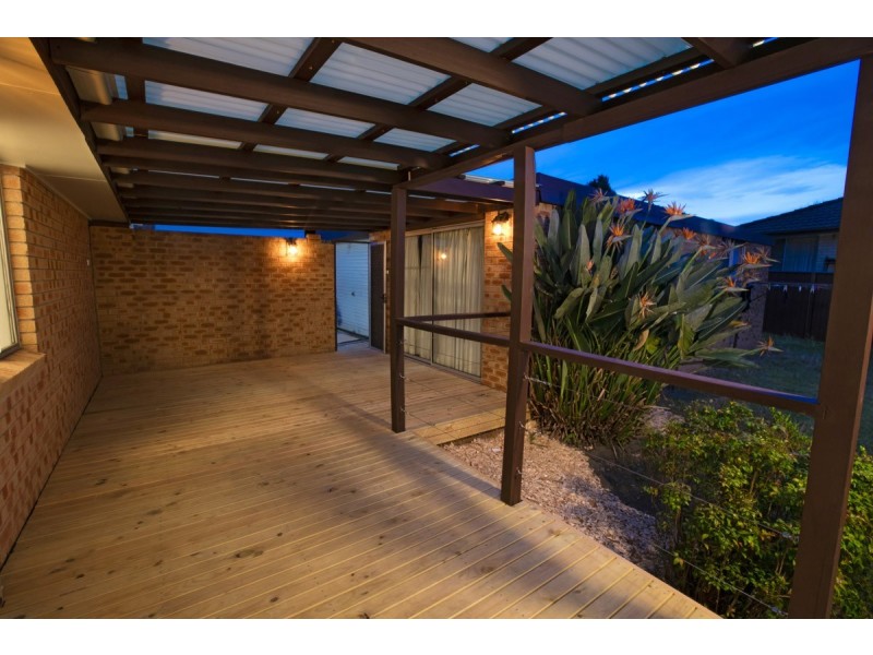 8 Peak Avenue, North Nowra NSW 2541