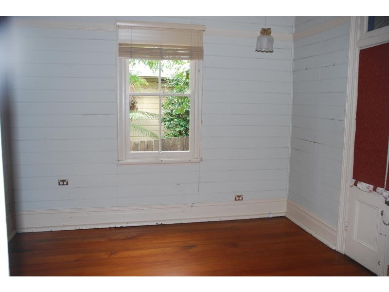 35 Bridge Road, Nowra NSW 2541