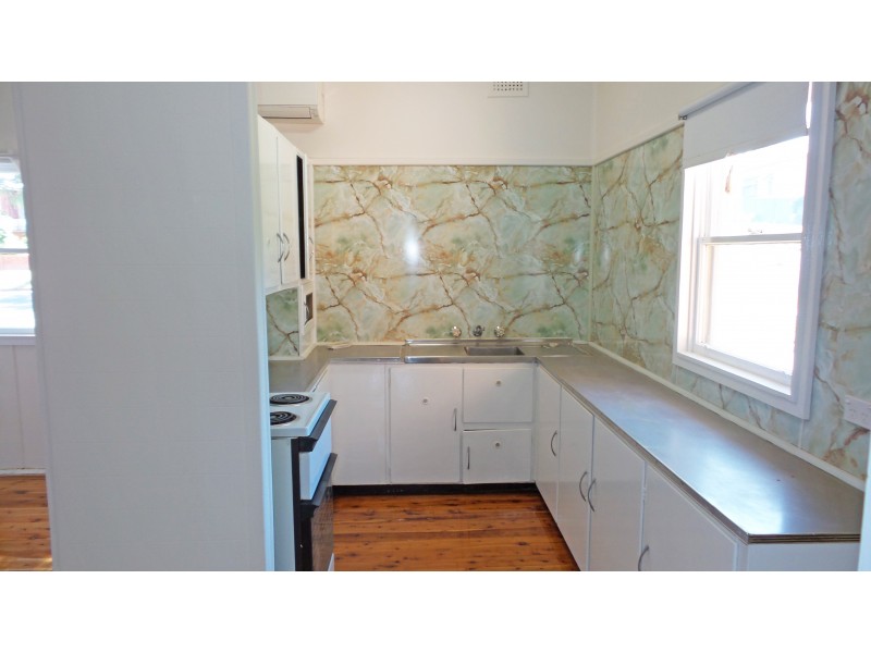 106 Shoalhaven Street, Nowra NSW 2541