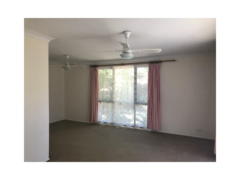 1 Birkdale Grove, Bomaderry NSW 2541