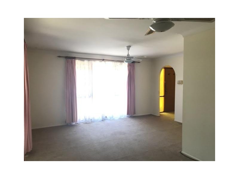 1 Birkdale Grove, Bomaderry NSW 2541
