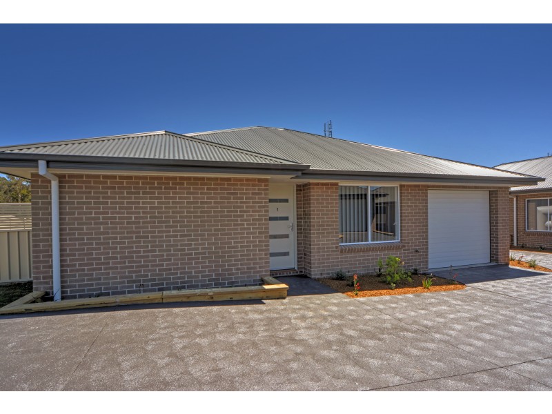 1/2 Elian Crescent, South Nowra NSW 2541