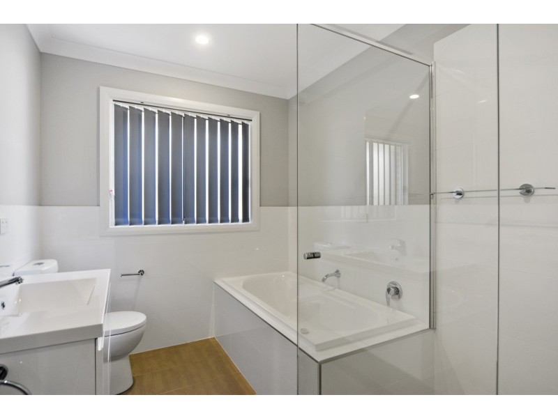 1/2 Elian Crescent, South Nowra NSW 2541