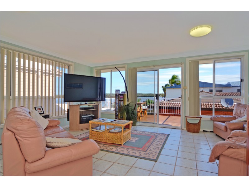24 South Street, Greenwell Point NSW 2540