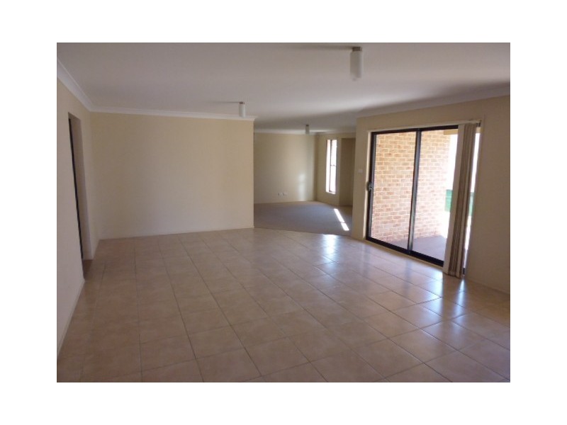 67 Rayleigh Drive, Worrigee NSW 2540