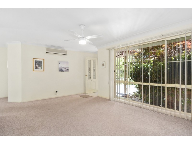 2/63 Brinawarr Street, Bomaderry NSW 2541