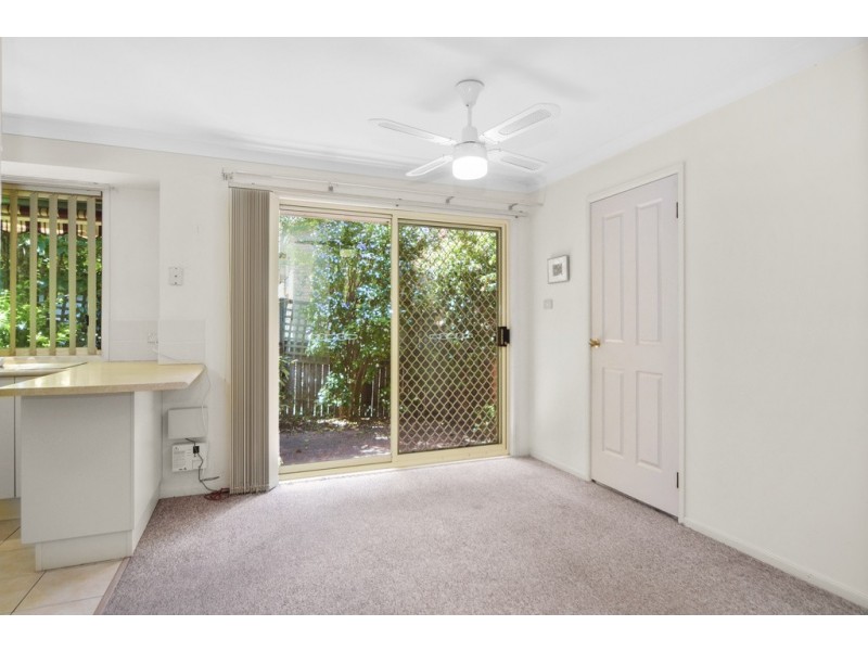 2/63 Brinawarr Street, Bomaderry NSW 2541