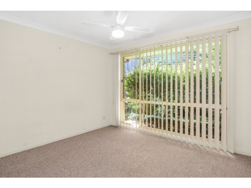 2/63 Brinawarr Street, Bomaderry NSW 2541