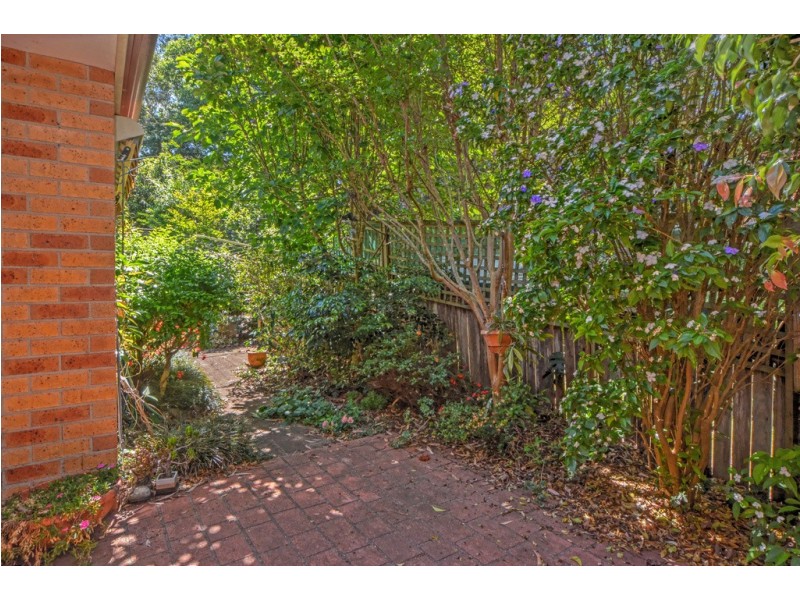 2/63 Brinawarr Street, Bomaderry NSW 2541