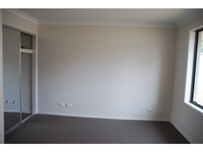 2/123C Meroo Road, Bomaderry NSW 2541