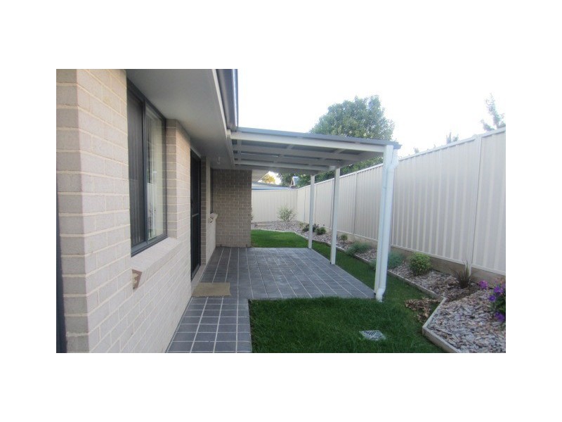2/123C Meroo Road, Bomaderry NSW 2541