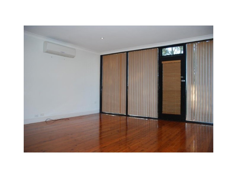 33 Walsh Crescent, North Nowra NSW 2541