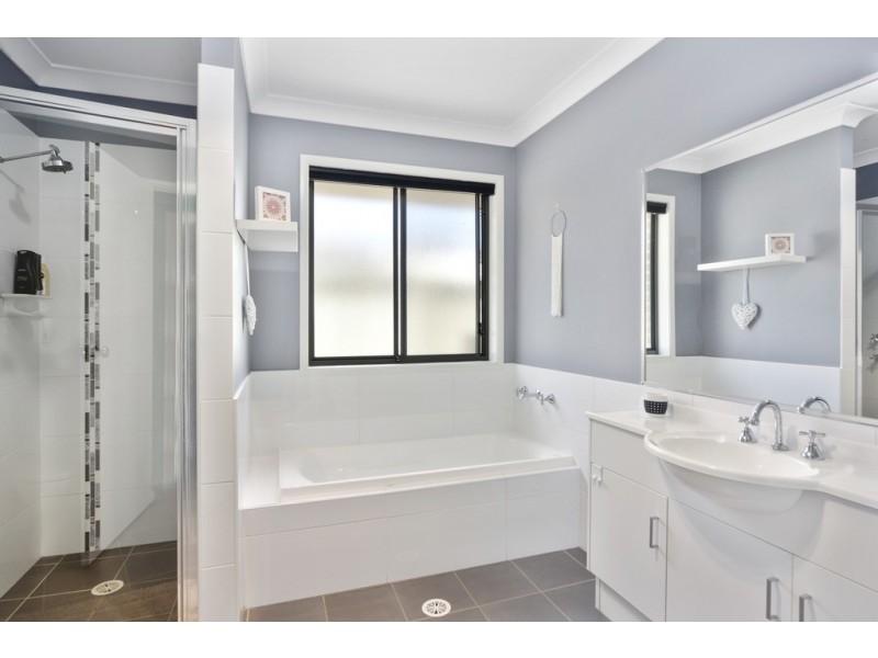 14 Coral Sea Drive, West Nowra NSW 2541