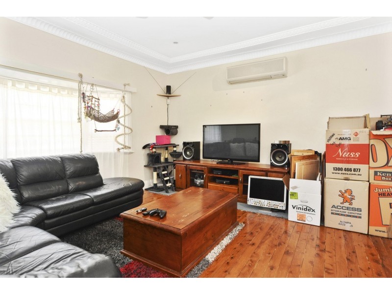 61 Cambewarra Road, Bomaderry NSW 2541