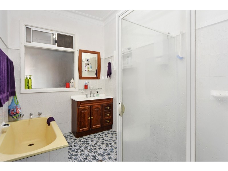 61 Cambewarra Road, Bomaderry NSW 2541